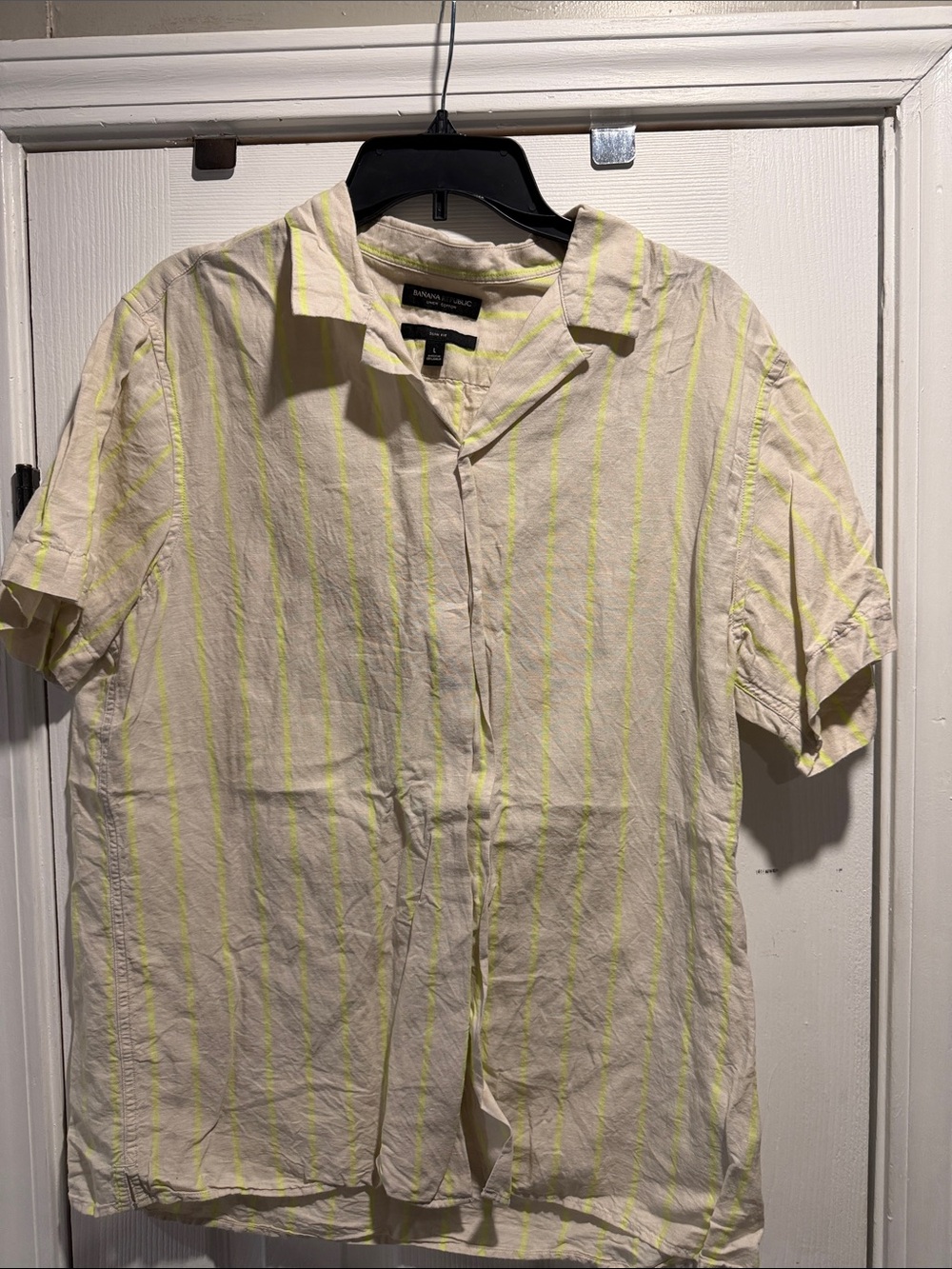 Banana Republic Short-Sleeve Button-Down Shirt in Cream with Yellow Stripes